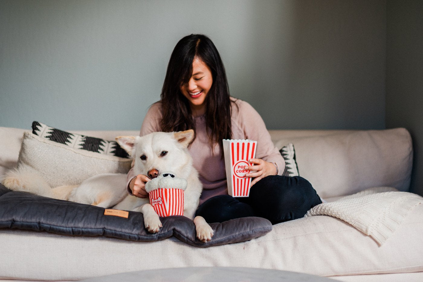 Hollywoof Poppin' Pupcorn Dog Toy